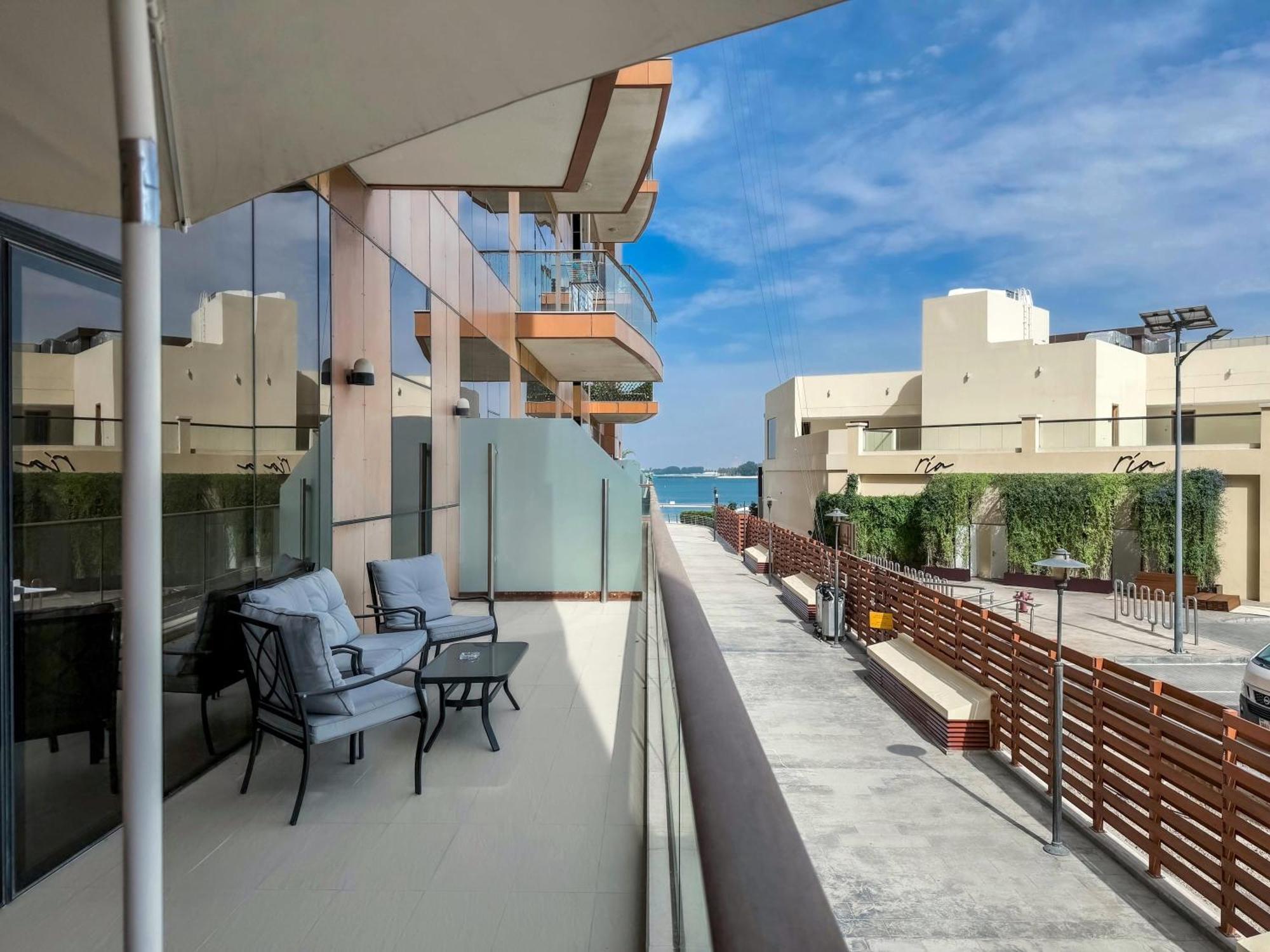 Modern Beachfront 1Br Apartment - Tiara Residence Dubaj Zewnętrze zdjęcie